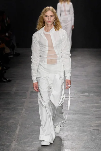 Look 24